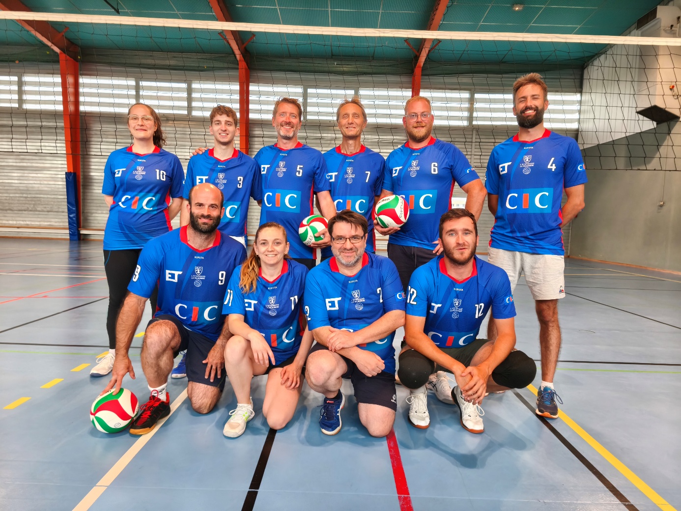Volley-Ball - Équipe 5 : Loisirs - 2025/2026 - étendard de la Talaudière Volley-Ball - Équipe 5 : Loisirs - 2025/2026 - étendard de la Talaudière